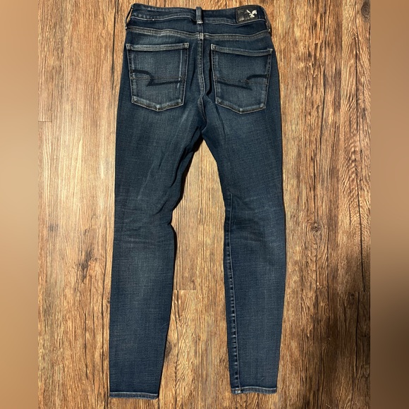 American Eagle hi-rise ripped jegging, size 6 - Picture 3 of 3